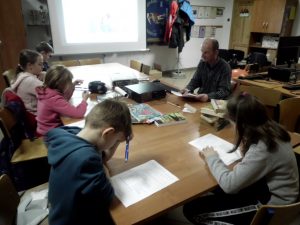 "Jak powstaje książka" - lekcja biblioteczna z wychowankami PWD Pękanino