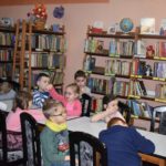 Światowy Dzień Kota z przedszkolakami w bibliotece