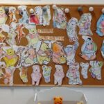 Wystawa prac plastycznych przedszkolaków w bibliotece