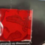 książki oglądane przez specjalne okulary