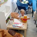 Dzieci z PWD Gorzyca podczas lekcji o powstaniu warszawskim