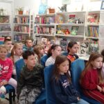 Klasa II SP z Malechowa w trakcie lekcji o patriotyzmie i niepodległości