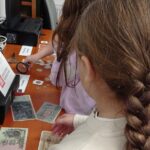 Klasa II SP z Malechowa w trakcie lekcji o patriotyzmie i niepodległości