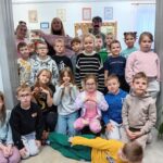 Klasa I SP z Malechowa w trakcie lekcji o patriotyzmie i niepodległości