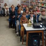 Klasa III SP z Malechowa w trakcie lekcji o patriotyzmie i niepodległości